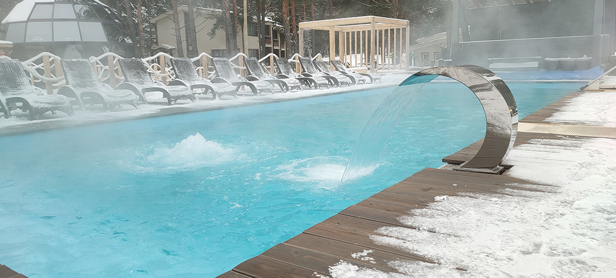 Модульный бассейн в СПб с кухней в загородном доме