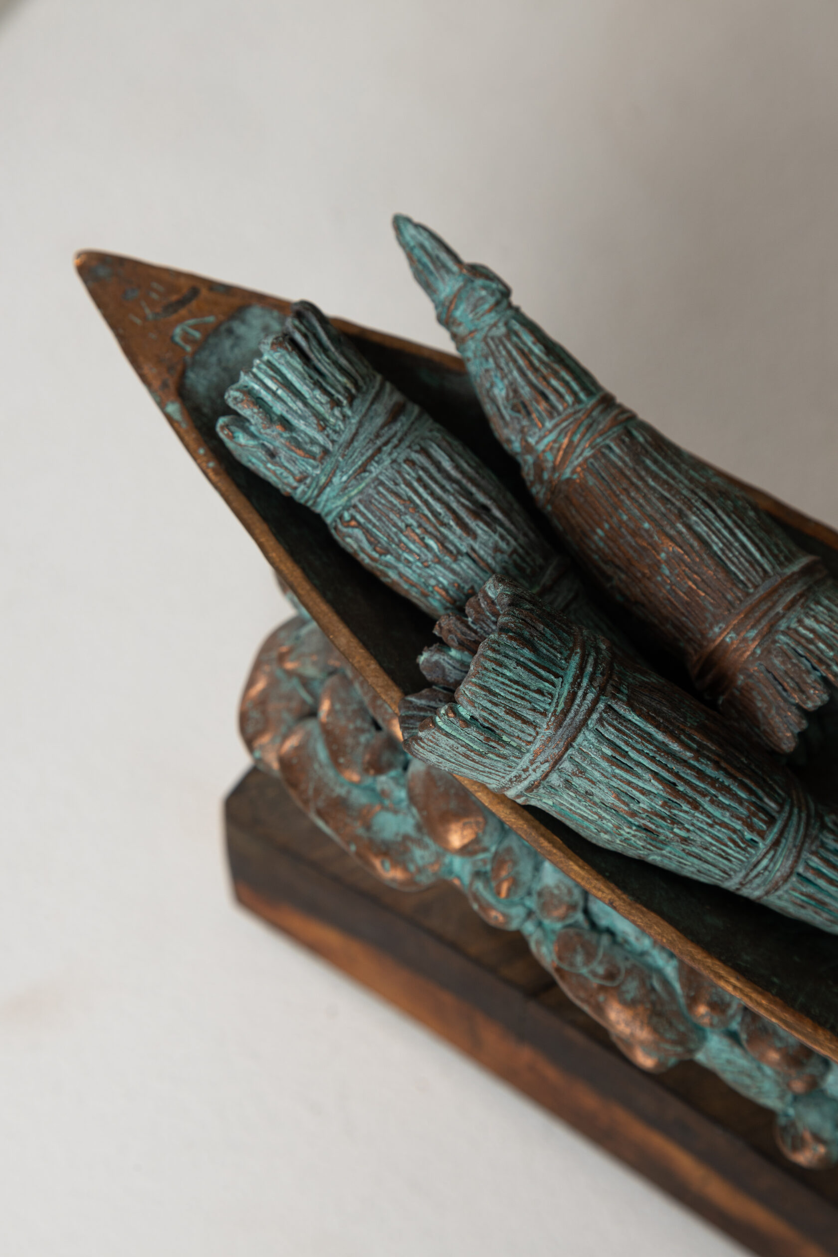 Скульптура настольная из бронзы