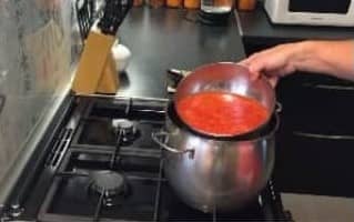 Приготовление салата из баклажанов с помидорами и болгарским перцем: шаг 3