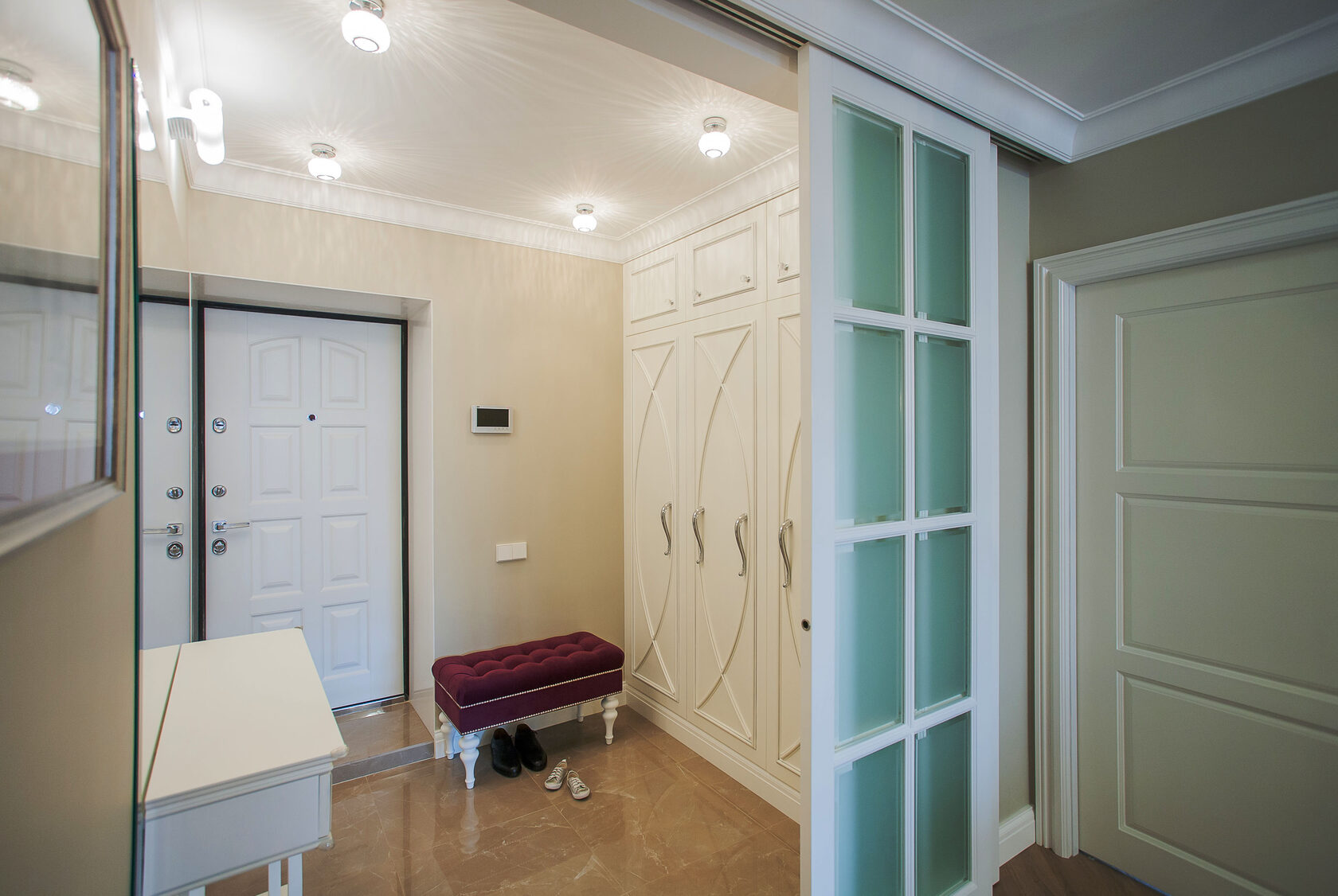 Саввинский переулок - Дизайн интерьера прихожая, шкаф, комод