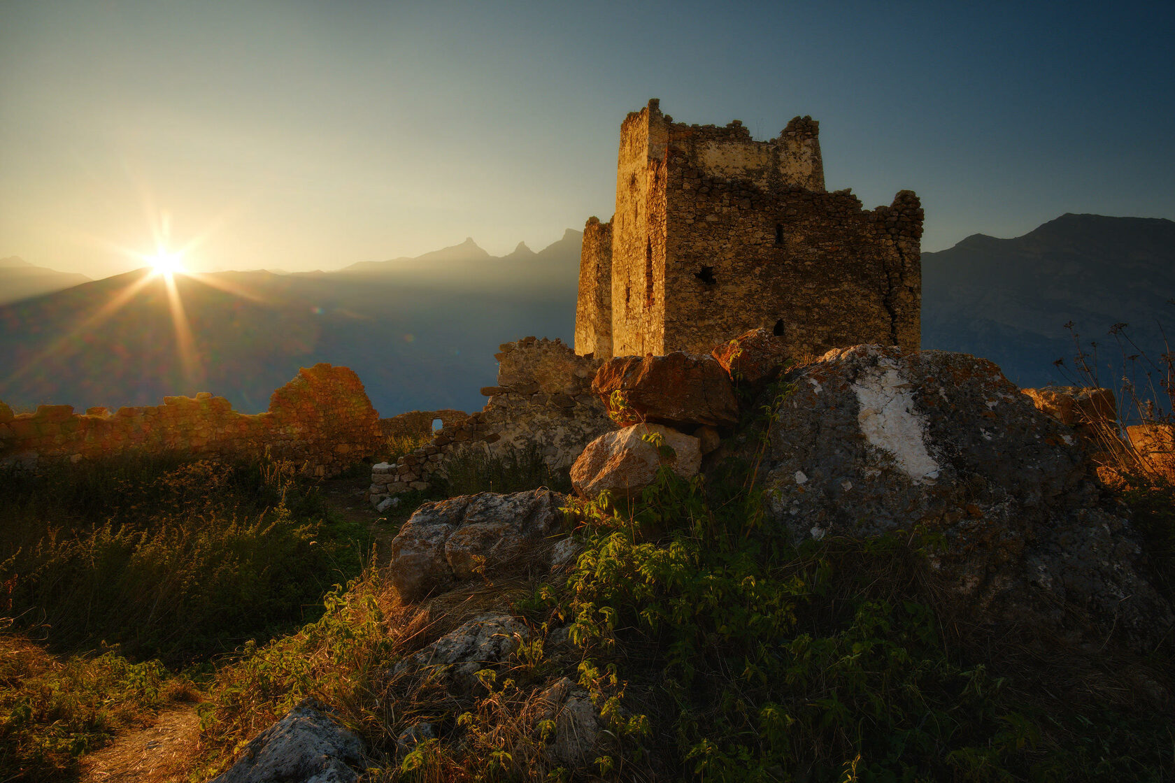 Замок Фрегат в село Ханаз Северная Осетия