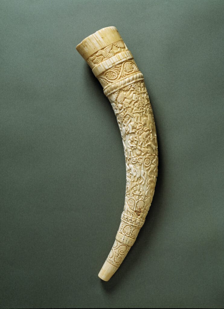 https://antiqueland.ru/userfiles/10_-Olyphant_Battle_Horn-742x1024.jpg
