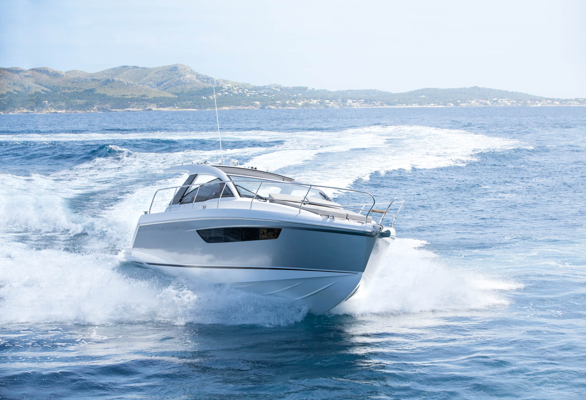 Sealine s37