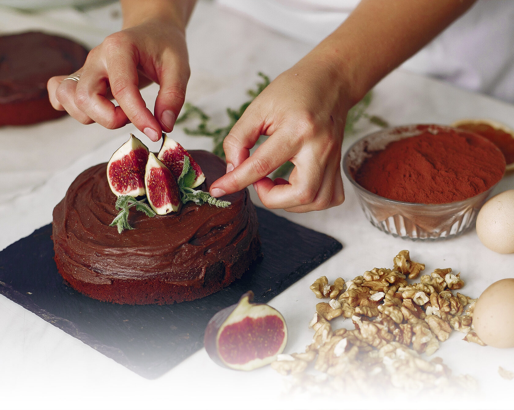 фото нанесения макияжа на лицо девушки 