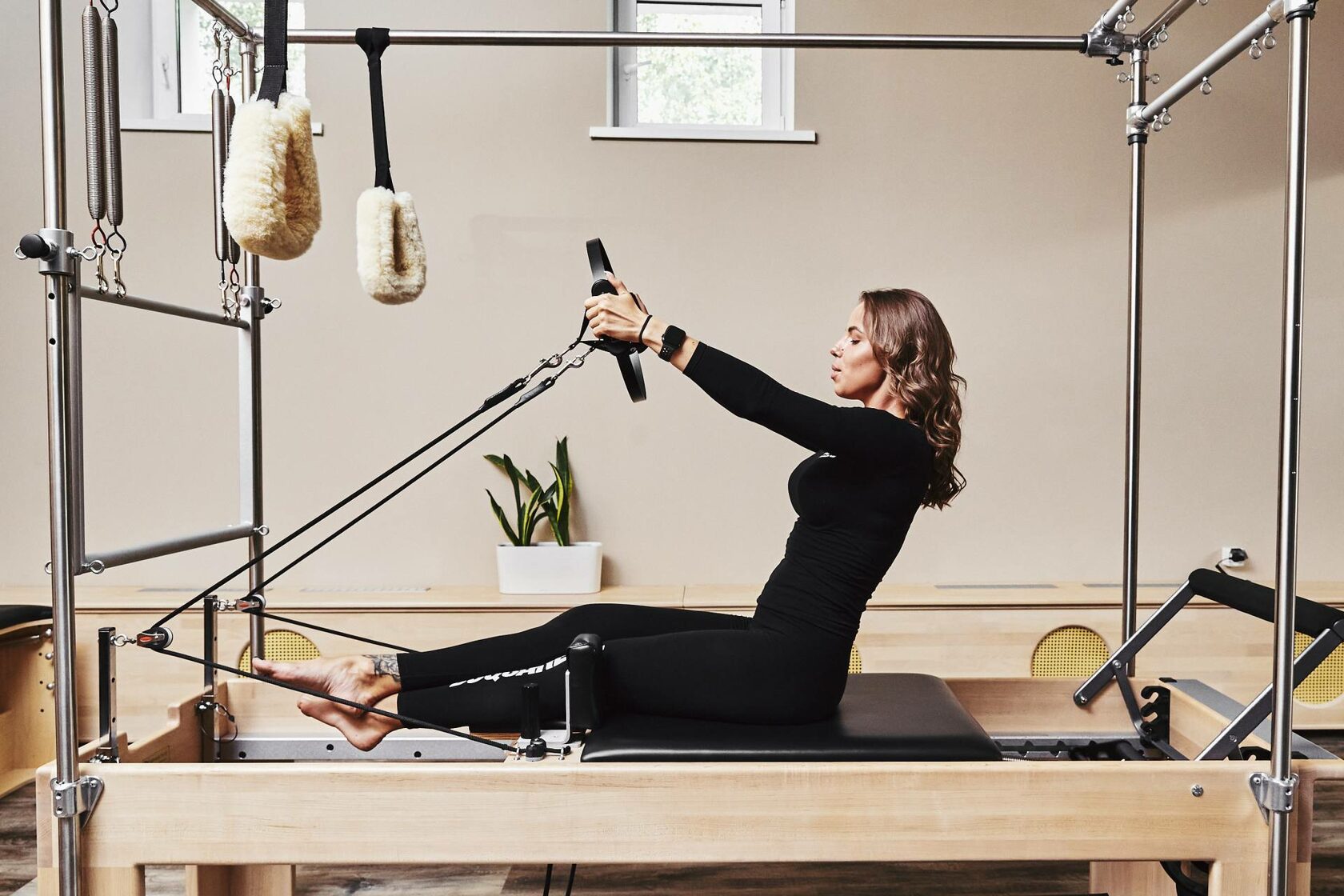 Тренировки 40. Фитберри тренировки. Приложения пилатес. Фитберри силовые упражнения. Йозеф пилатес.