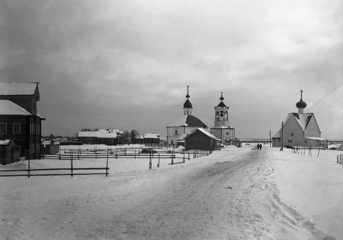 Церкви в деревне Уйма. Фото Поплавского А. А, 1910 г., из фондов ГААО