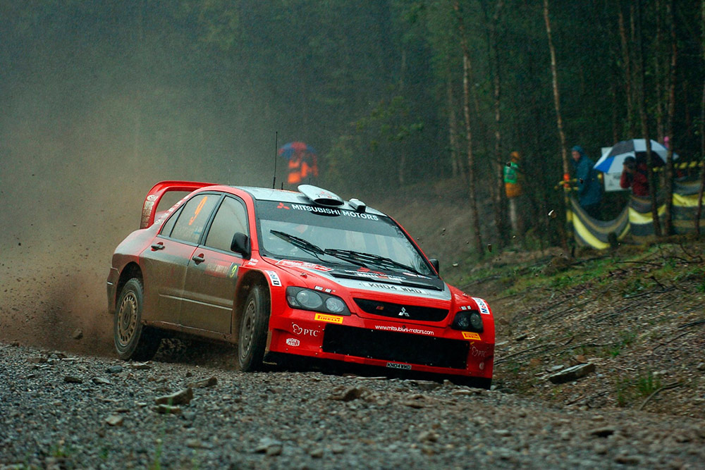 Харри Рованпера и Ристо Пиетилайнен, Mitsubishi Lancer WRC 05 (KN04 WMD), ралли Великобритания 2005/Фото: Mitsubishi Motors