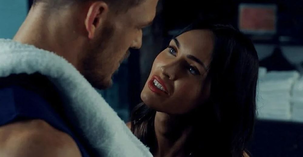 Кадр из фильма «Девушка-невидимка» (2017) 