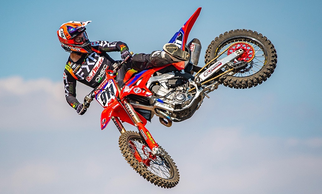 У Хорди Тиксье перелом шейных позвонков