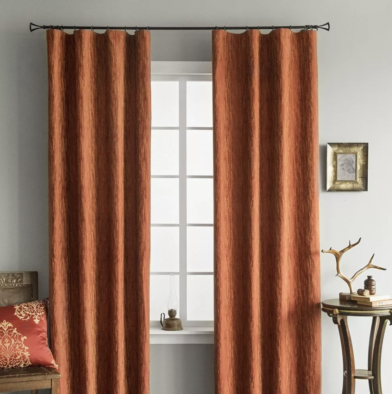 Шторы терракотового цвета. Терракотовые портьеры. Шторы блэкаут терракотовые. Шторы блэкаут бархат. Штора терракот.