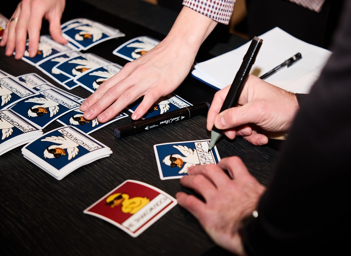 Регистрация участников: наклейки-бейджи с уточками