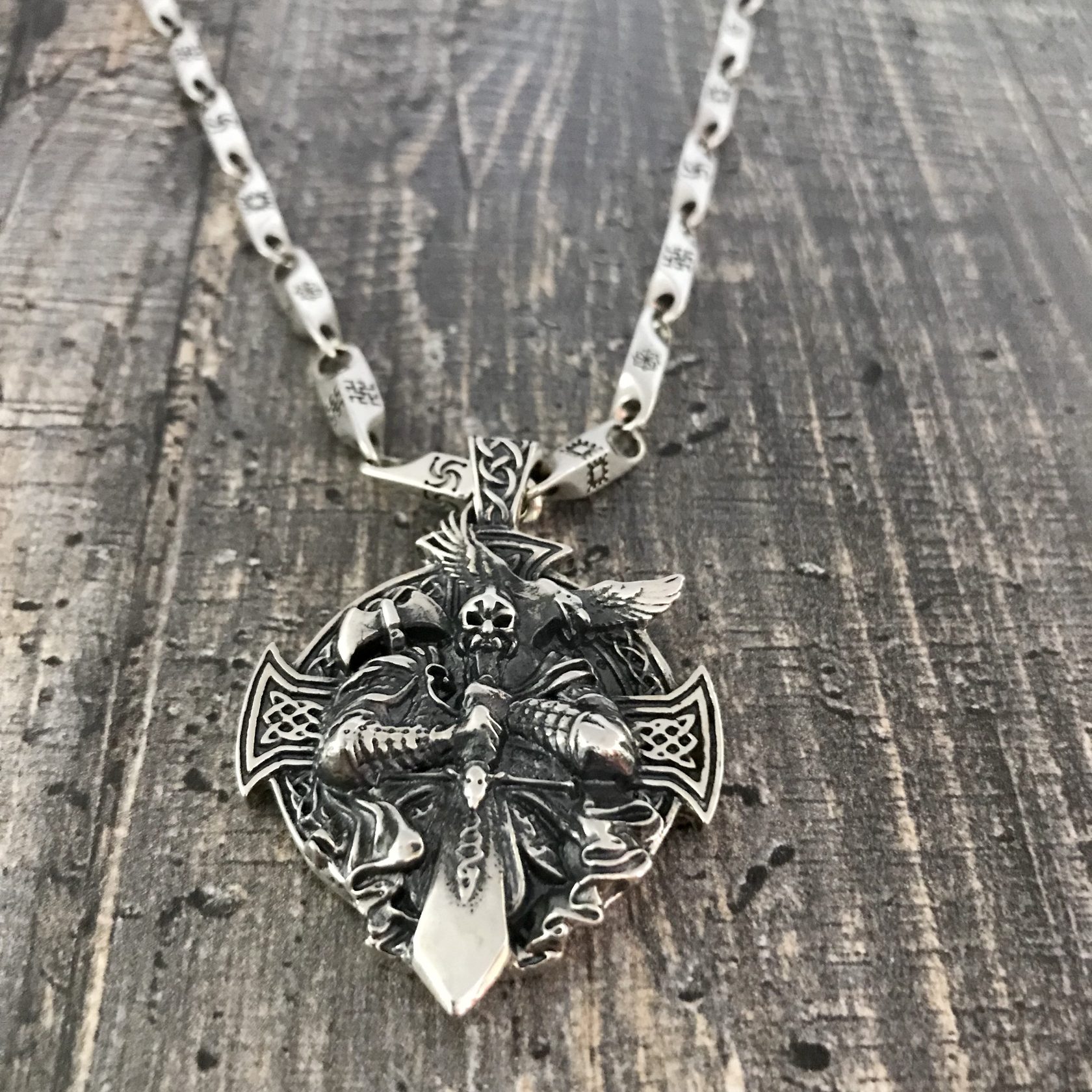 скандинавские обереги молот тора. языческие символы обереги. мужской кулон, "викинг" 60 см. амулет валькирия серебро. амулет валькирия.