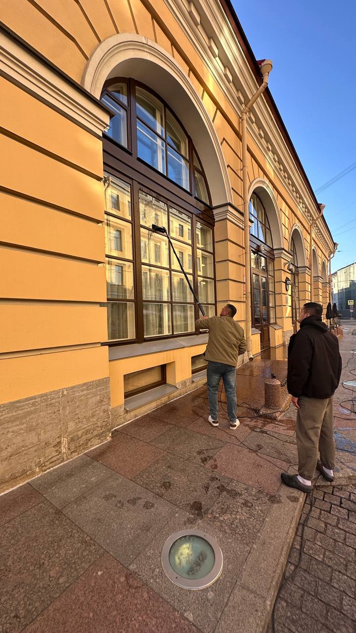 Команда Neva Home Cleaning на объекте