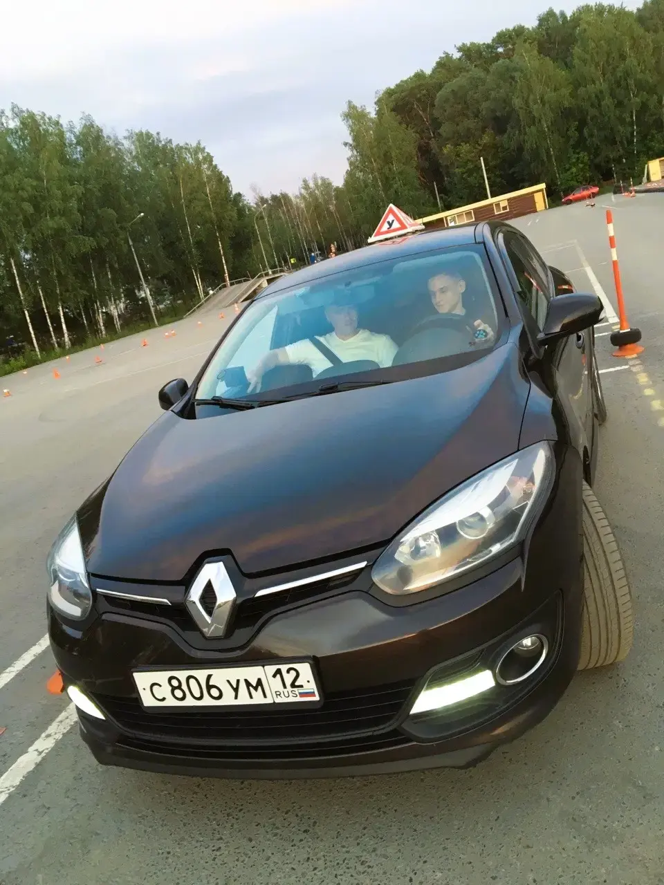 Учебный автомобиль, на котором отрабатывают упражнения перед экзаменом в ГИБДД