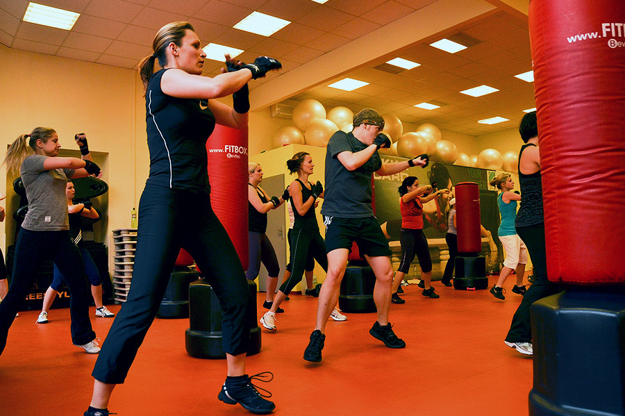 фитбоксинг в спб. фитбокс тренировка. Fitbox. бокс для начинающих взрослых. Fitbox.