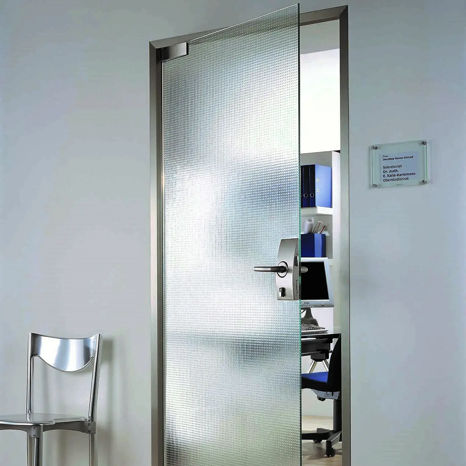 Маятниковые двери