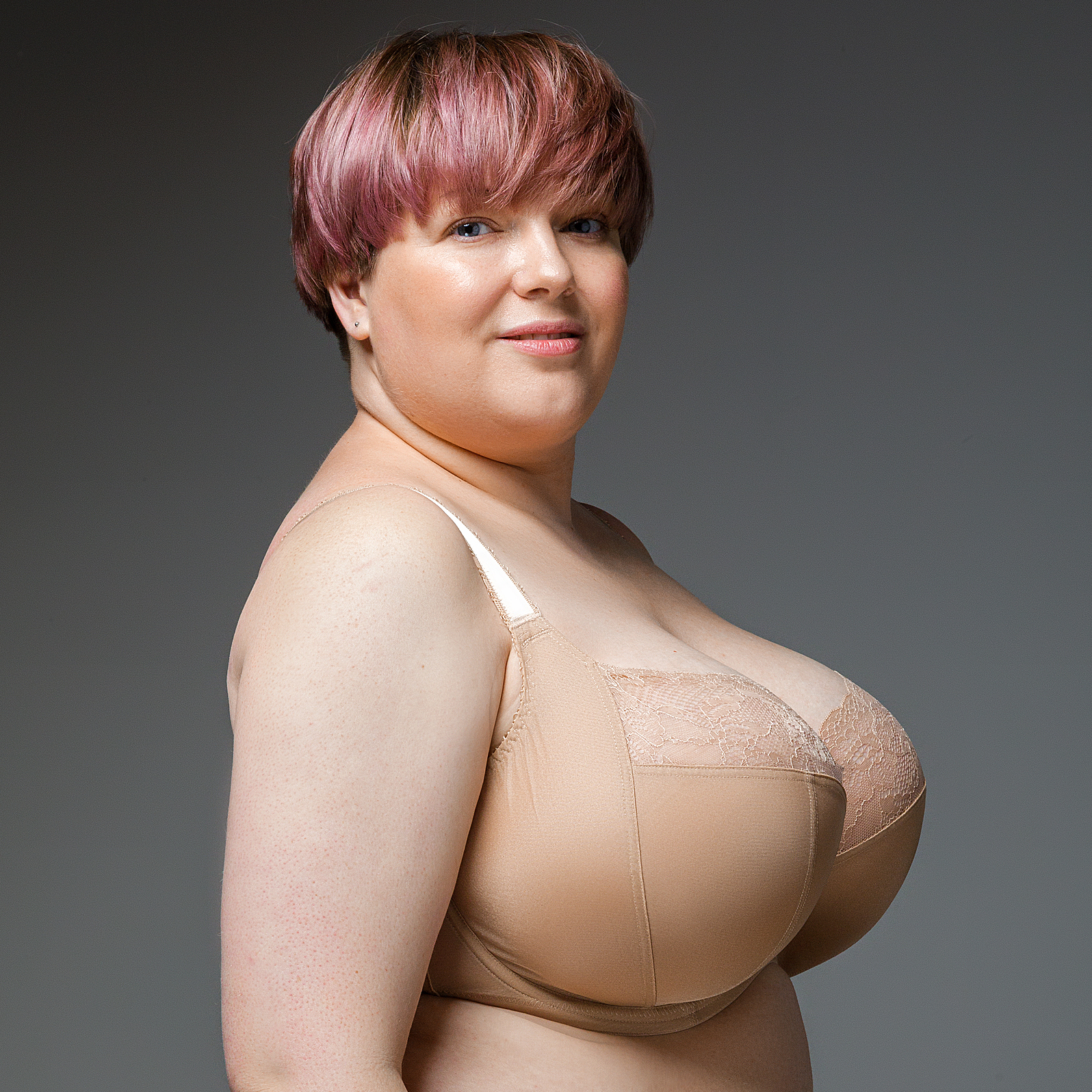 висячие груди у толстых женщин фото 56