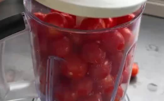 Приготовление томатного сока на зиму: шаг 1