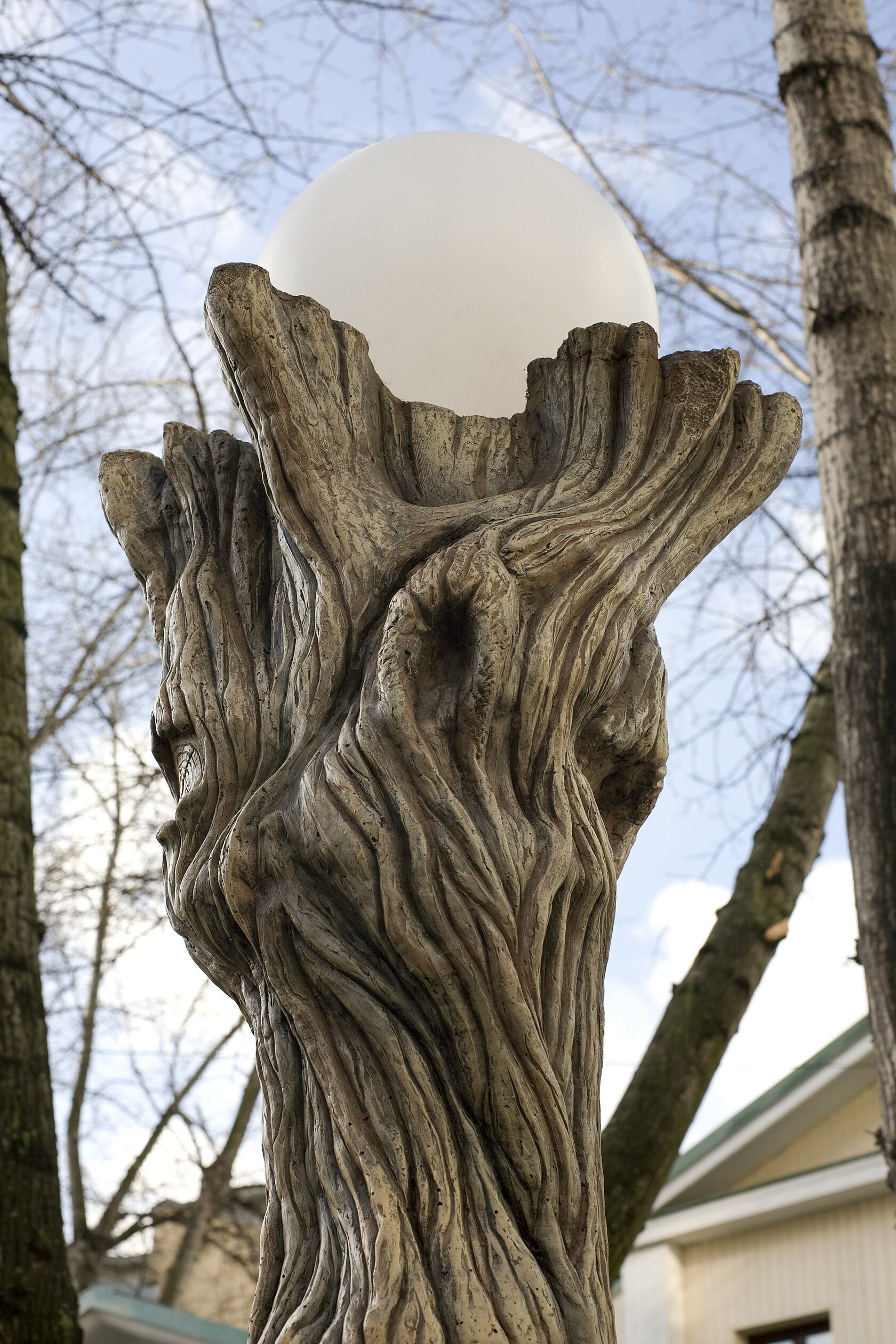 Дерево из арт бетона фото