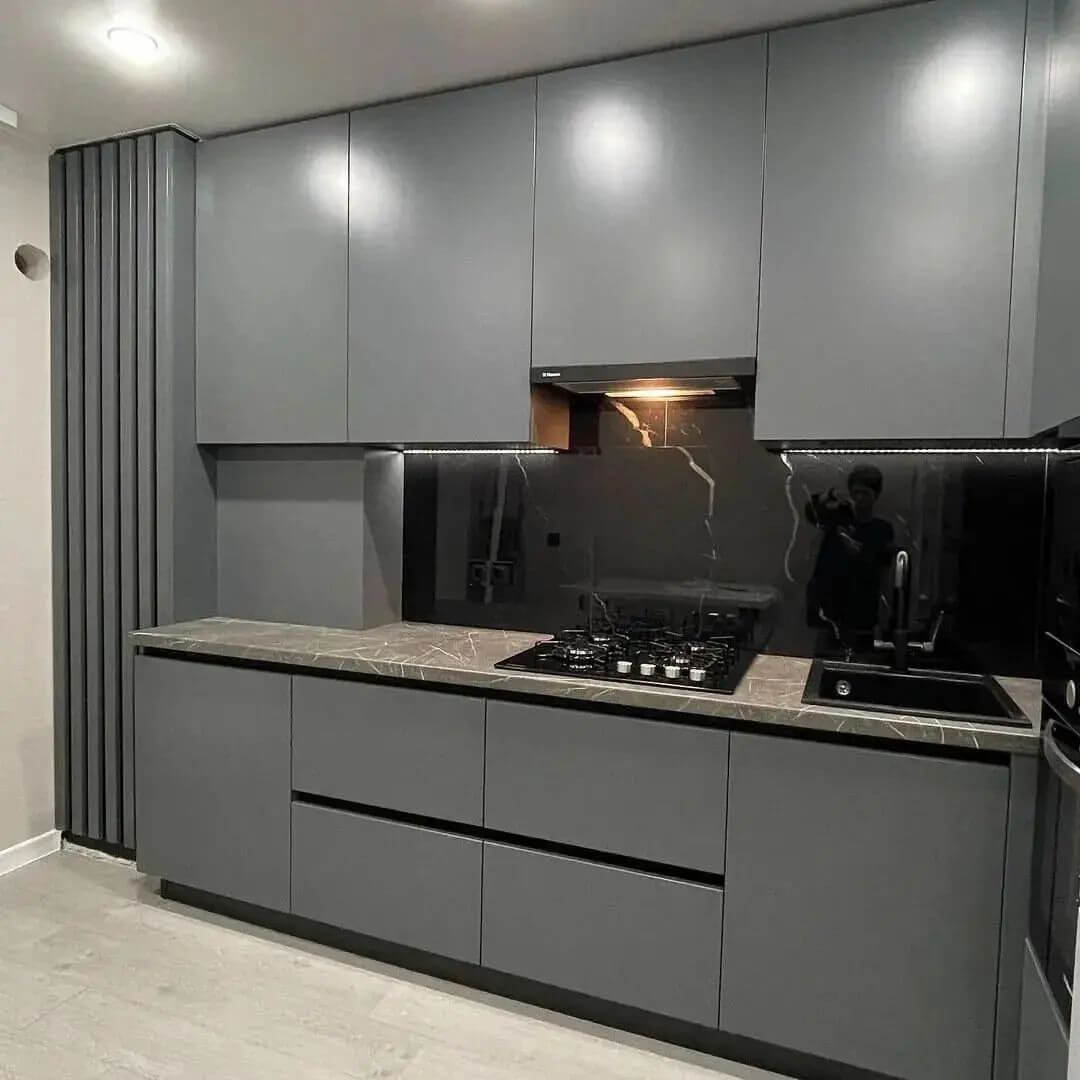 Кухня на заказ в Москве серая 