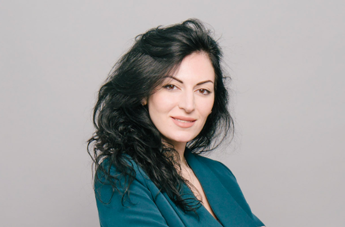 Белла Асатрян