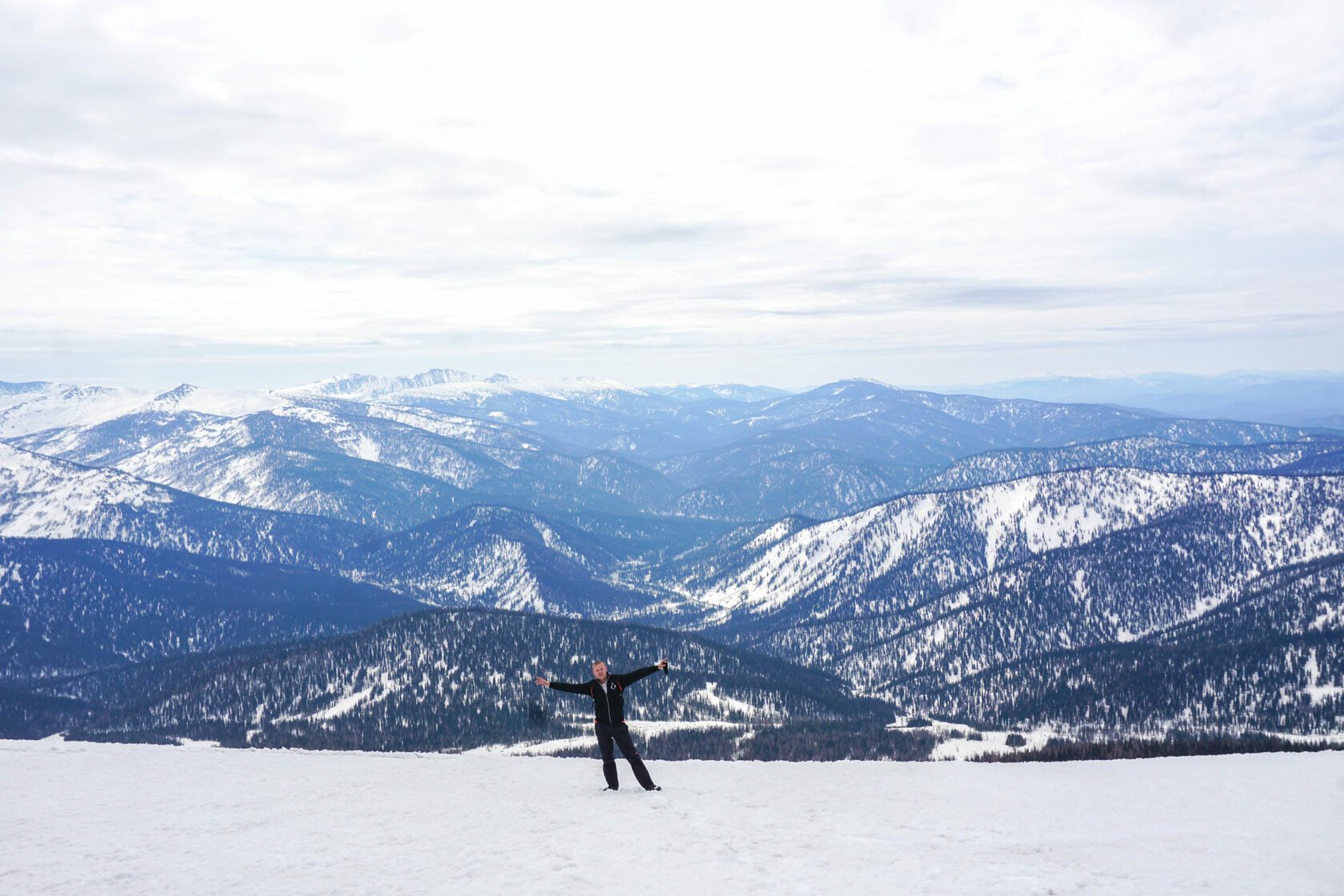 Поднебесный лучшее. Заповедники кузбасса кузнецкий алатау. Кузнецкий алатау золотая долина озеро. Гора медвежья кузнецкий алатау. Кузнецкий алатау поднебесные зубья.