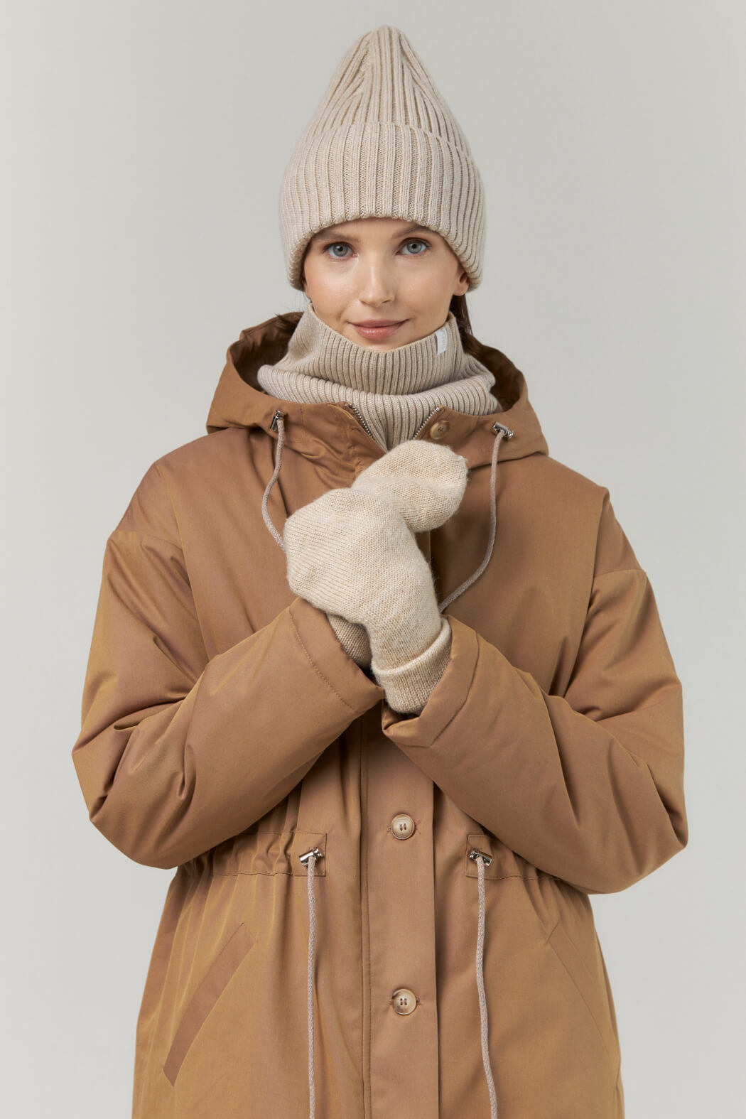 Зимняя женская одежда DADAknit