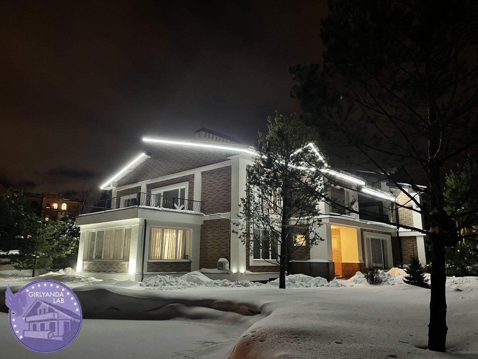 Контурная подсветка дома КП Горки 21 - вид 3