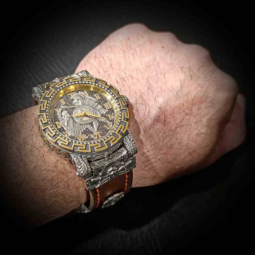 наручные именные часы на заказ, часы на заказ мужские, брутальные часы.