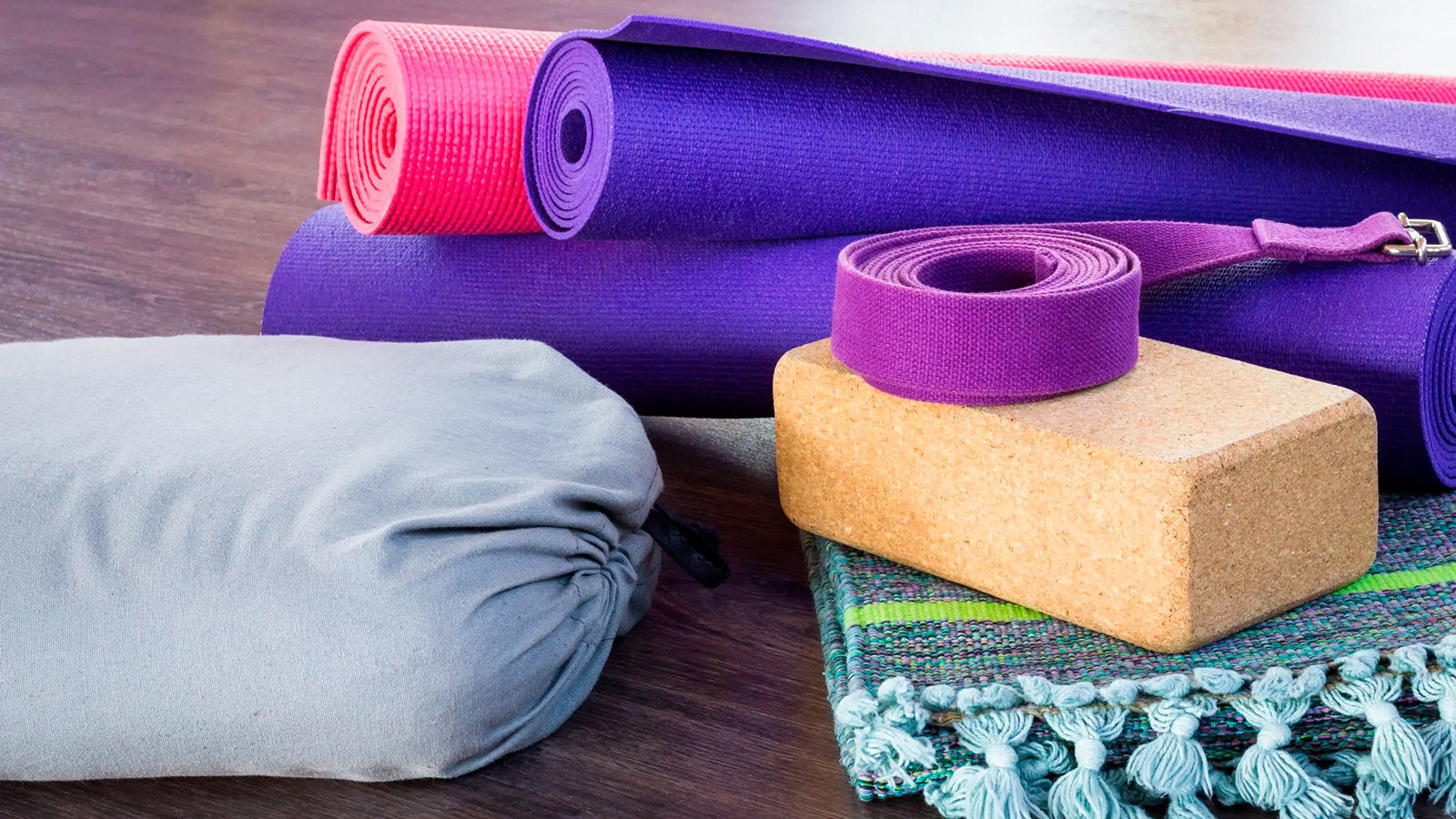 Пропсы и прочая атрибутика для йоги