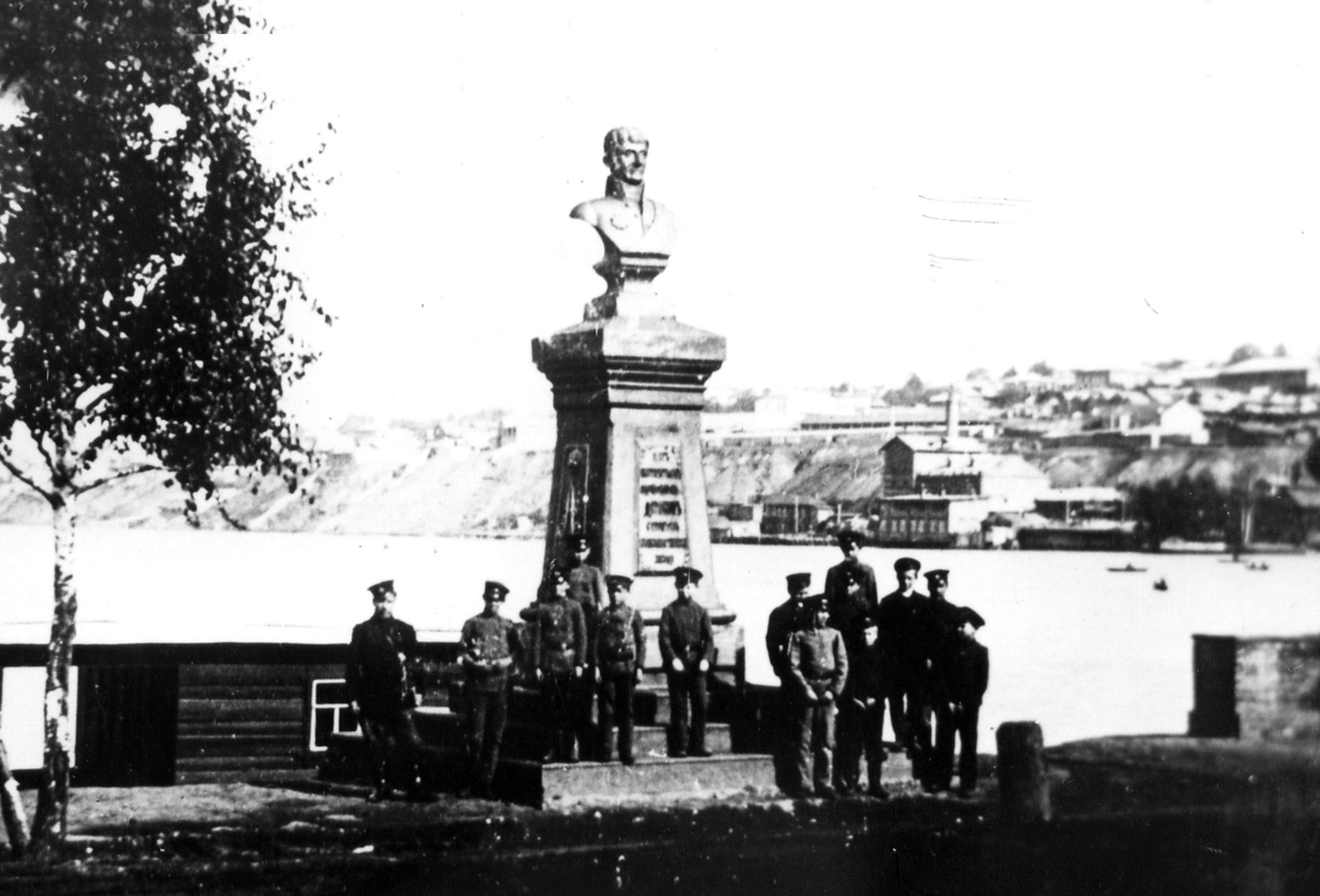 Антикварный ижевск. Памятник Дерябину в Ижевске. Ижевский завод 1907. Ижевский оружейный завод 18 век. Андрей Фёдорович Дерябин.