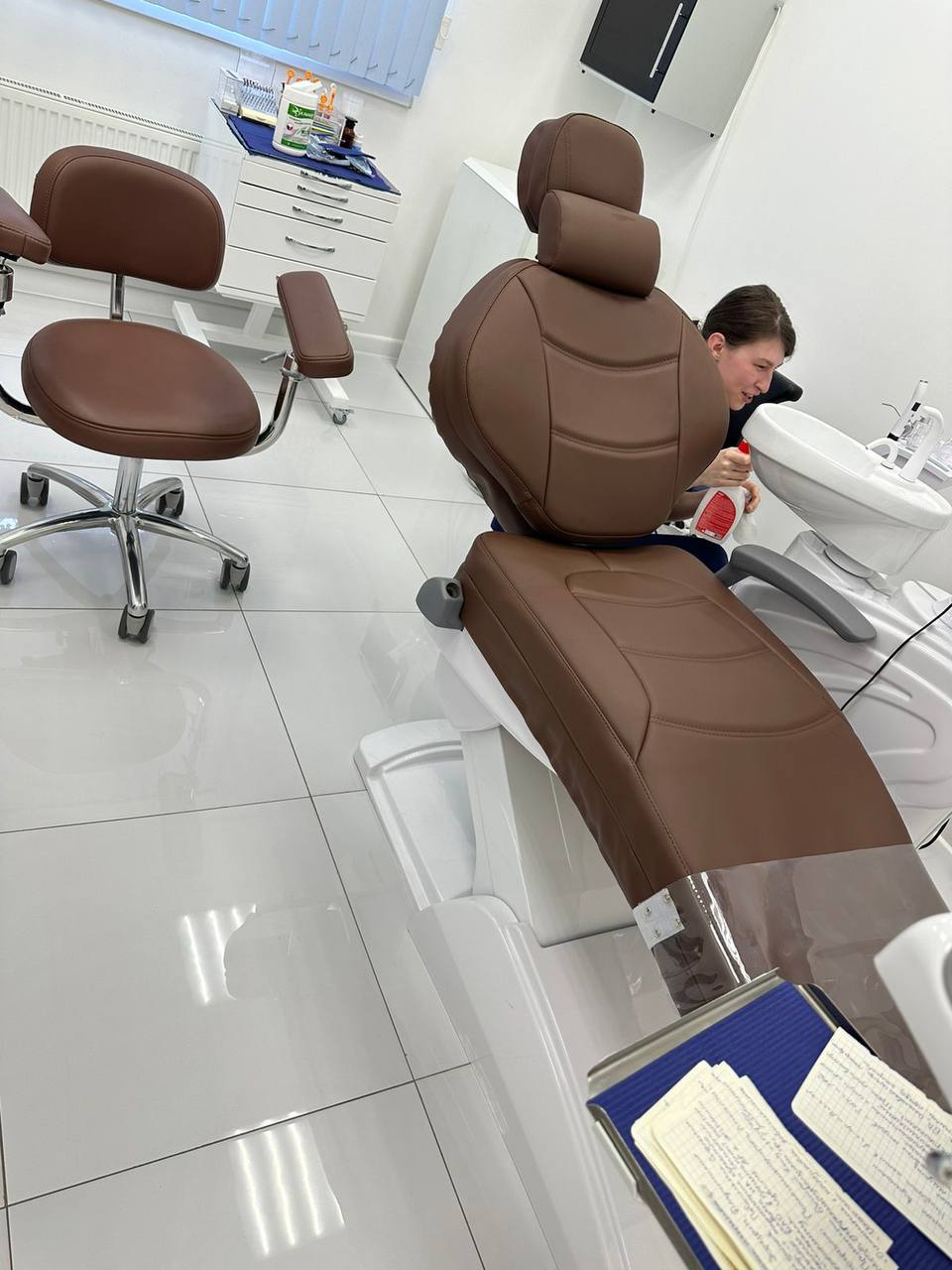 Topper Med Exclusive цвета 8454 на стоматологической установке Mercury 330 в стоматологии Академия-МС, Химки