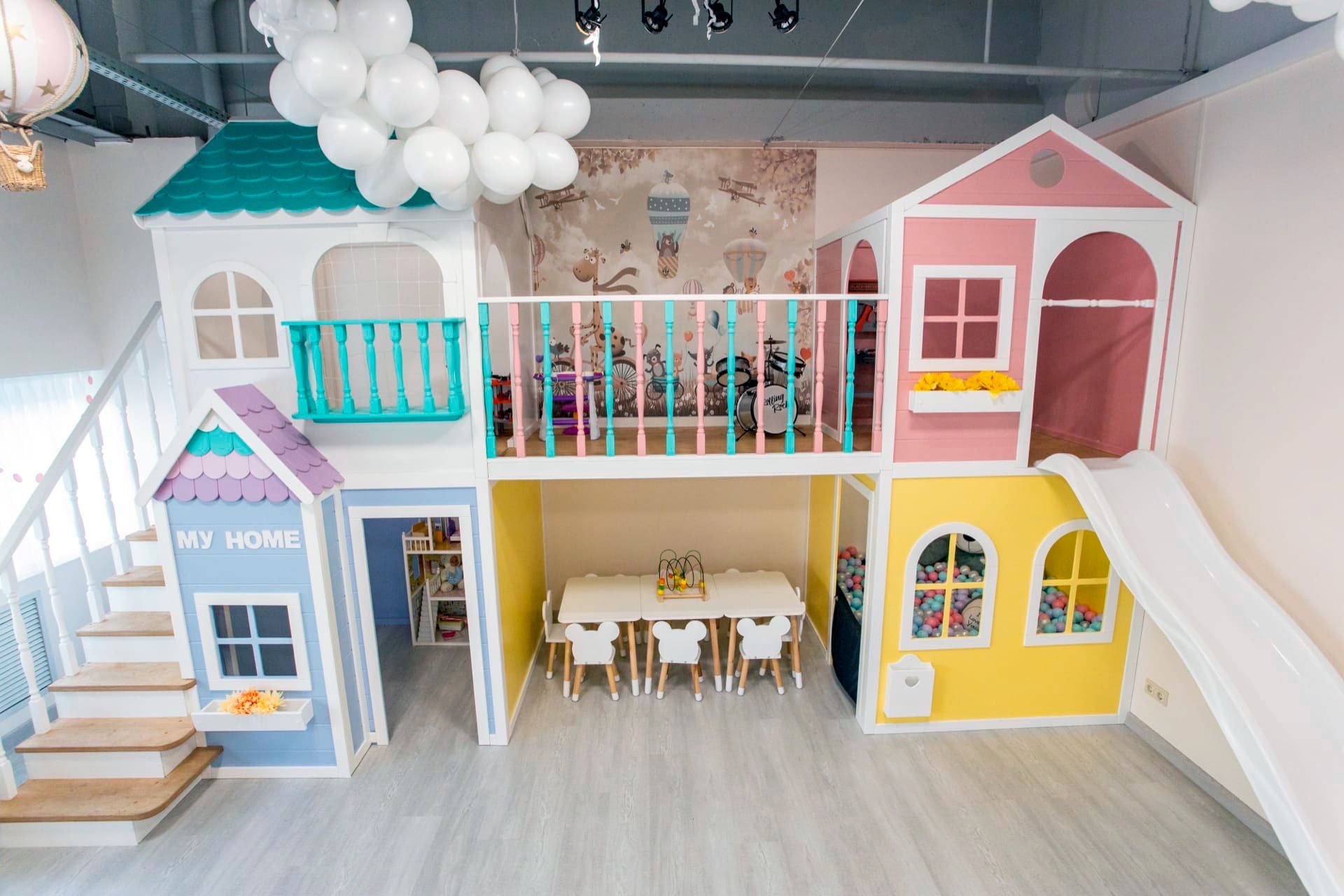 Игровой домик для праздников в помещении