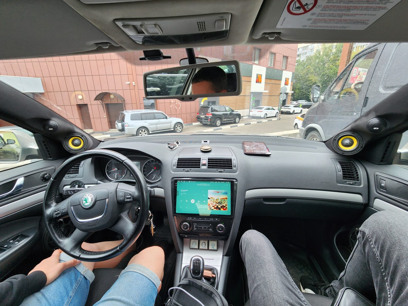 устанвока автозвука Skoda Octavia A5