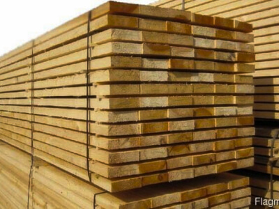 Складское хозяйство где работают на вилочных погрузчиках Hyundai