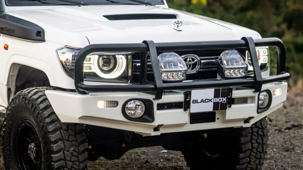 Внедорожный парадокс. Фары Defender в классическом Land Cruiser