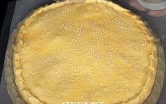 Приготовление закрытого пирога с грибами и картошкой: шаг 14