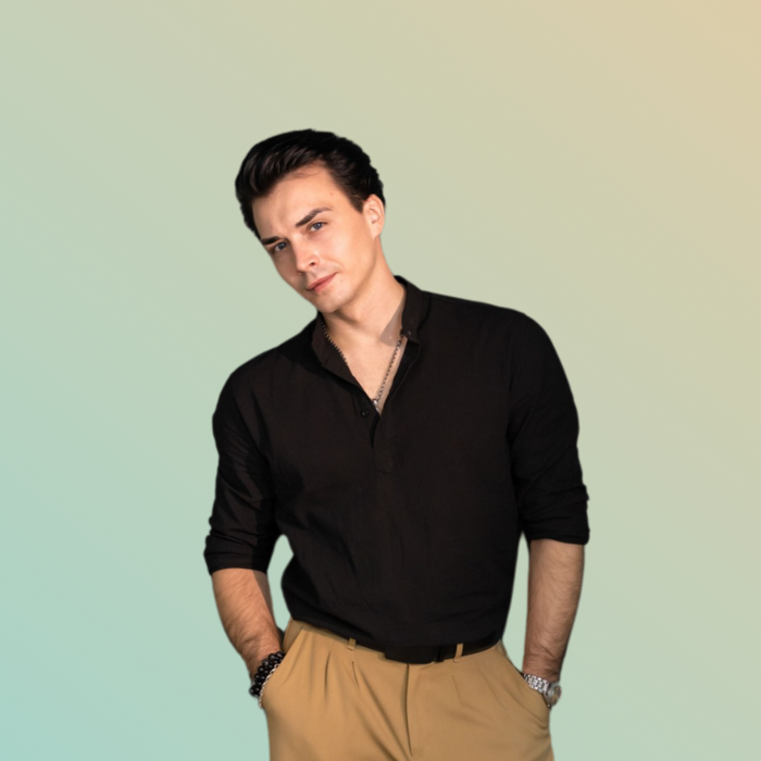 Дмитрий Жаров