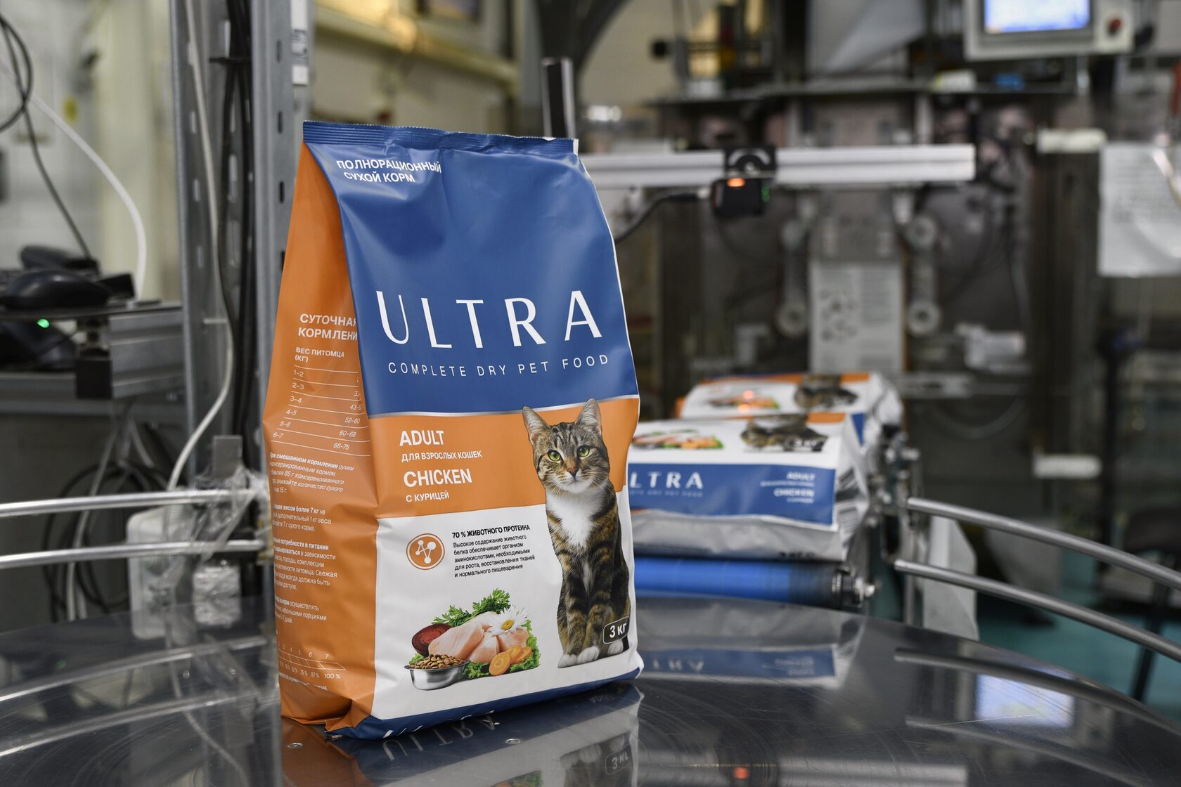 Готовая упаковка корма Ultra на линии FAVA