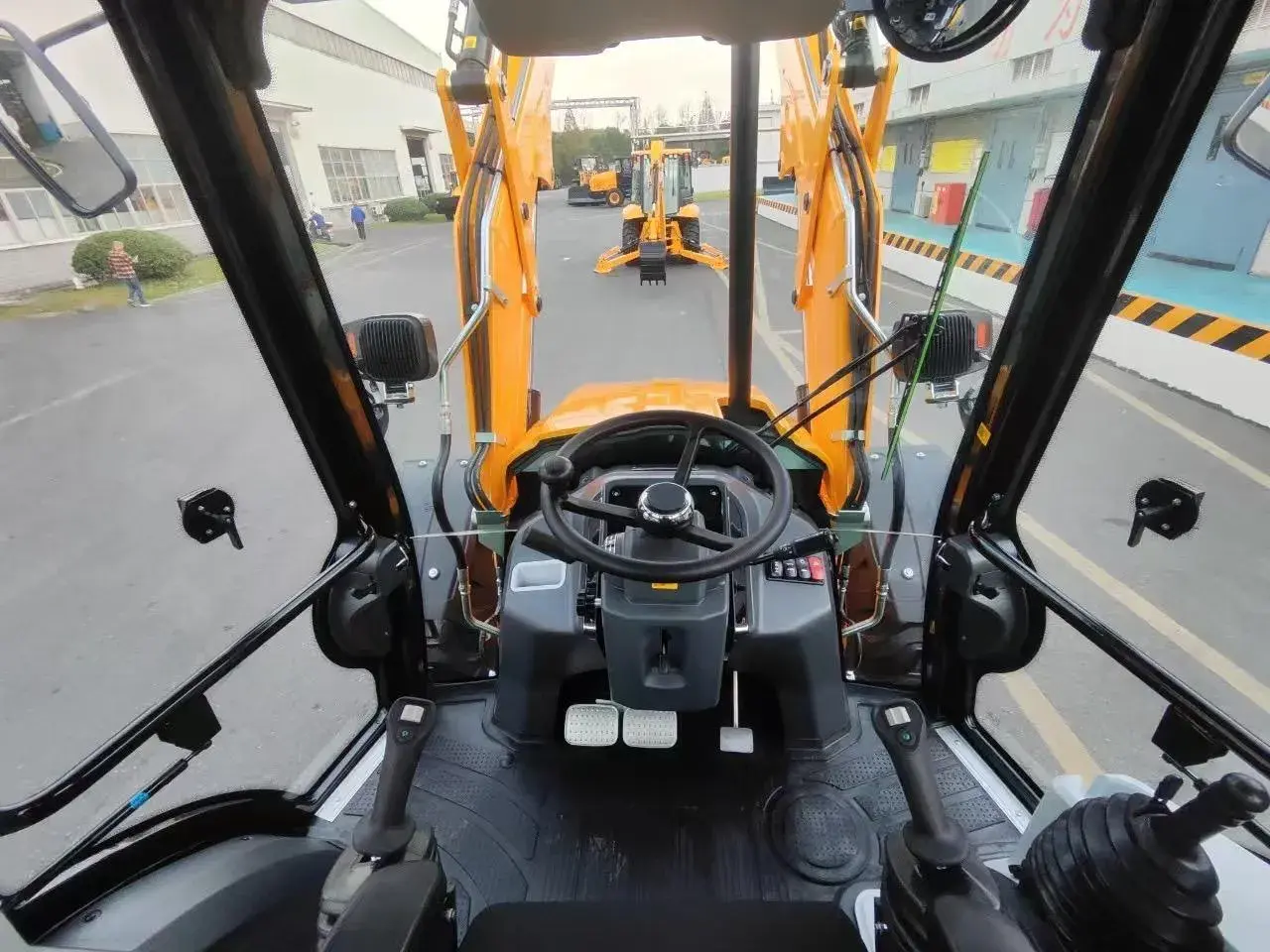 Экскаватор-погрузчик LONKING CDM 84C