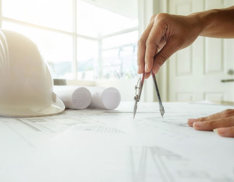 Работа на крупных производственных объектах перед реконструкцией (производственный цех, завод Хайнекен)