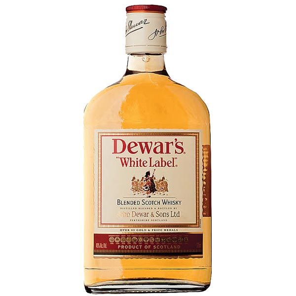 Уайт лейбл виски. Виски шотландский Dewar s White Label. Виски шотландский Дюар Свайс лейбл. Виски Dewars White Label 0.5. Виски шотландский Дюарс Вайт.