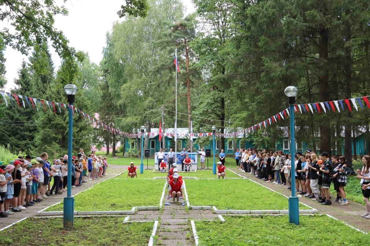 Лагерь чайка нижегородская область зеленый. Лагерь Чайка. Дол Чайка. Образовательный лагерь. МБУ до ДООЛ Чайка Нижний Новгород, поселок зеленый город отзывы.