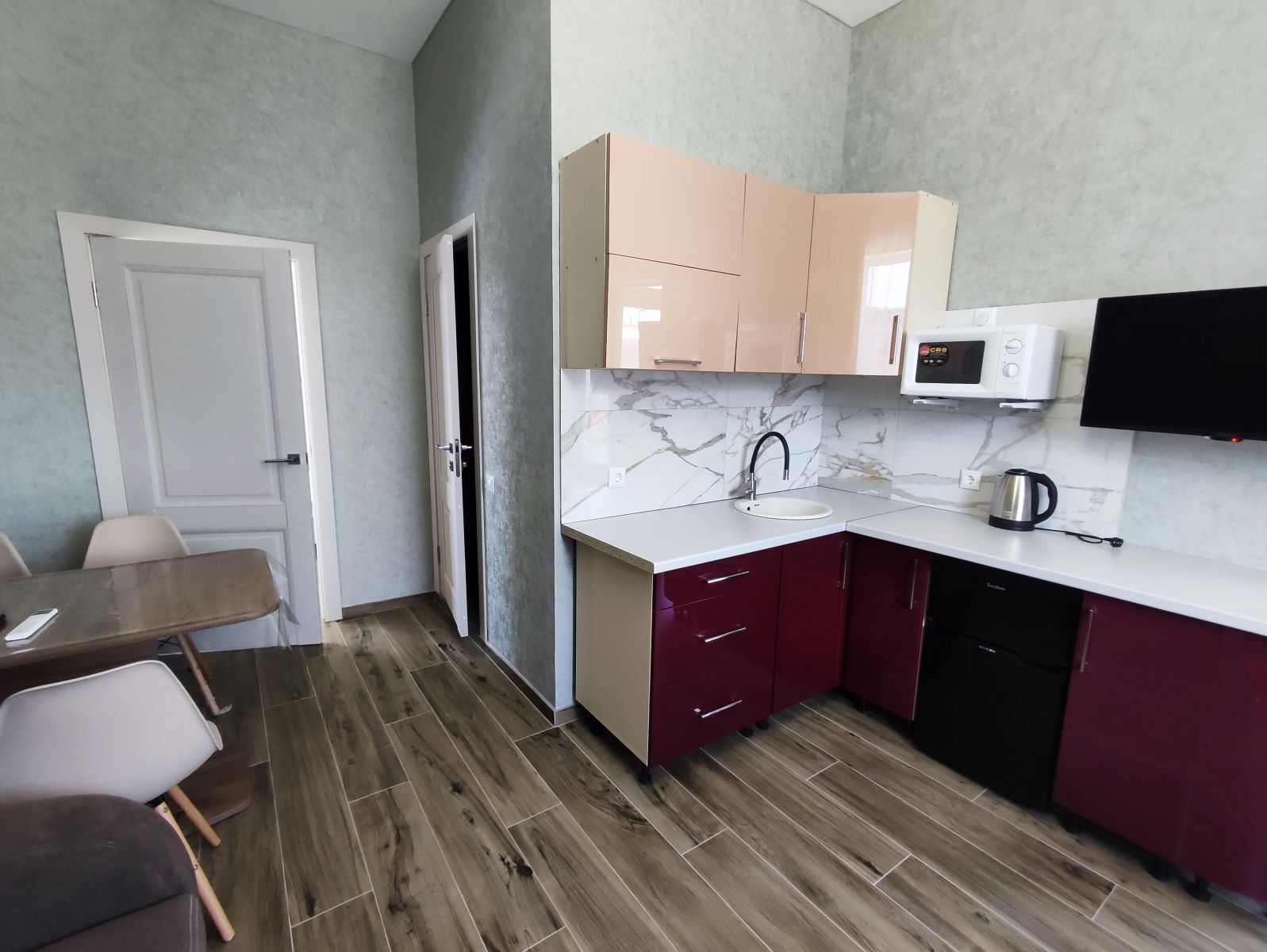 Двухкомнатный номер на 1 этаже в Голубицкой