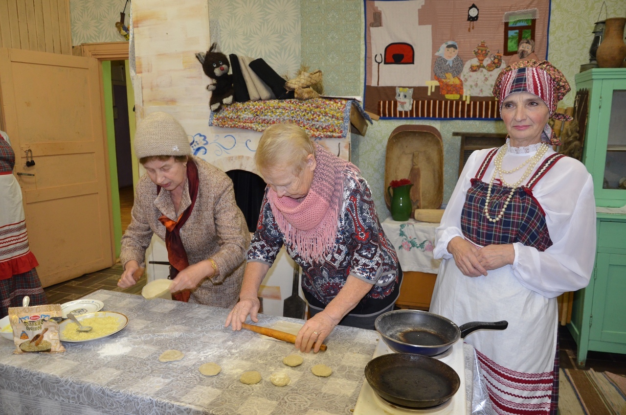 Архангельская вилегодский. Вилегодский дом культуры. Вилегодская кухня. Вилегодский костюм. Культурно познавательный туризм в Красноборском районе.