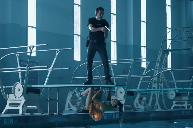 Кадр из сериала «Охотник за головами» 2025