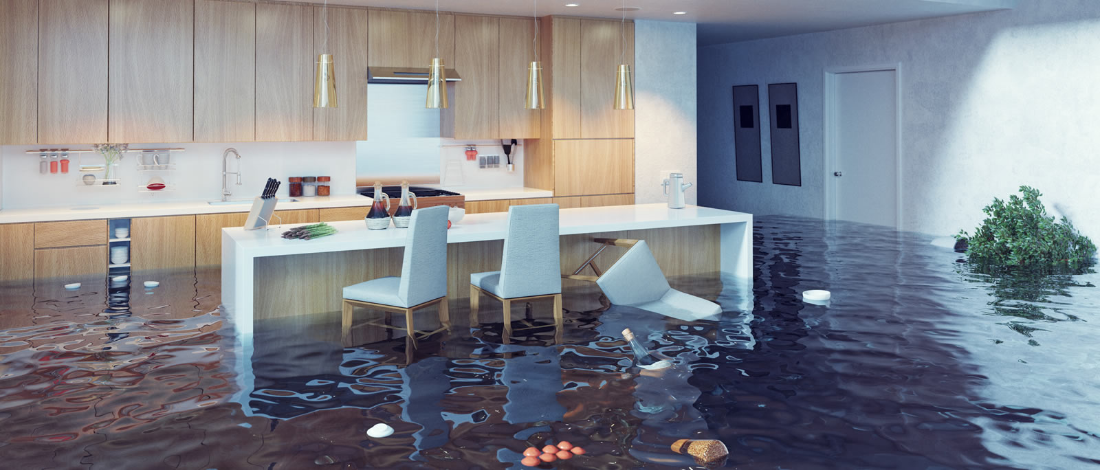 Залив жилого помещения. Затопление кухни. Потоп в квартире. Затопило квартиру. Уборка после затопления.