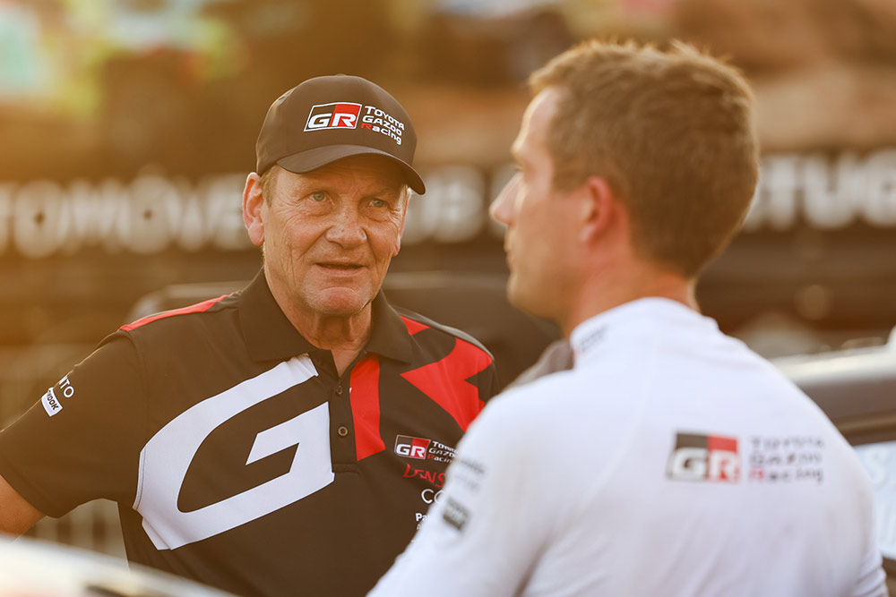 Исполняющий обязанности руководителя команды Toyota Gazoo Racing WRT Юха Канккунен и Себастьен Ожье, ралли Португалия 2025 / Фото: Toyota Gazoo Racing WRT