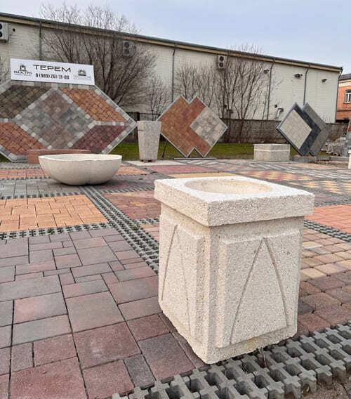 Квадратная ваза под клумбу