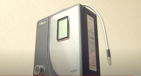 Принцип работы ионизатора воды заключается в следующем